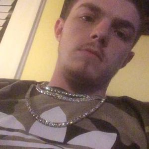 Meet your Posher, Dustin